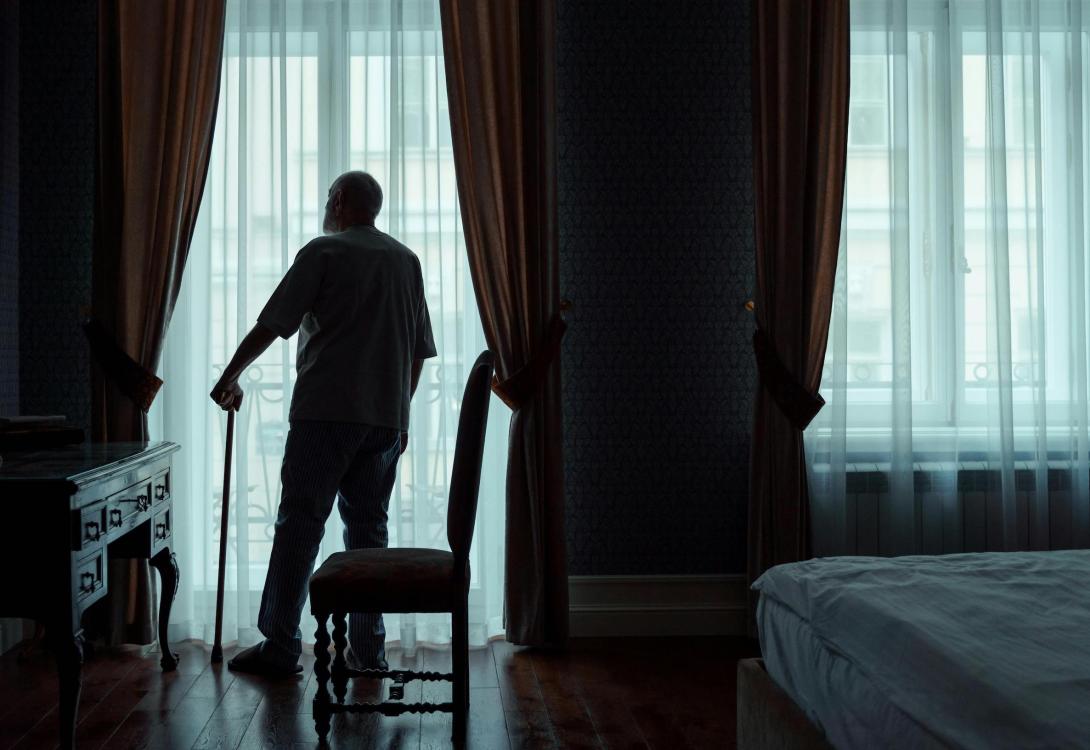 Cómo evitar caídas de personas mayores en casa